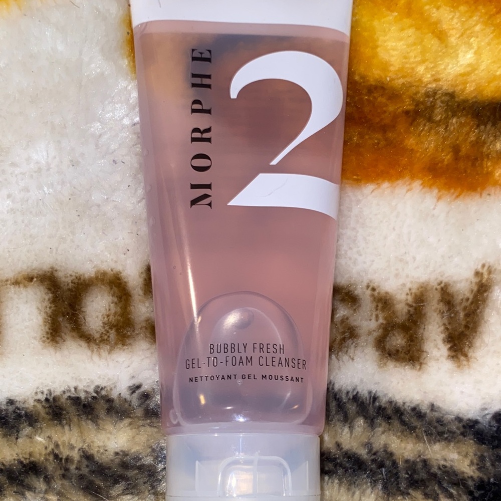 Morphe 2 Bubbly Fresh Gel-to-Foam Cleanser - Soft Pink